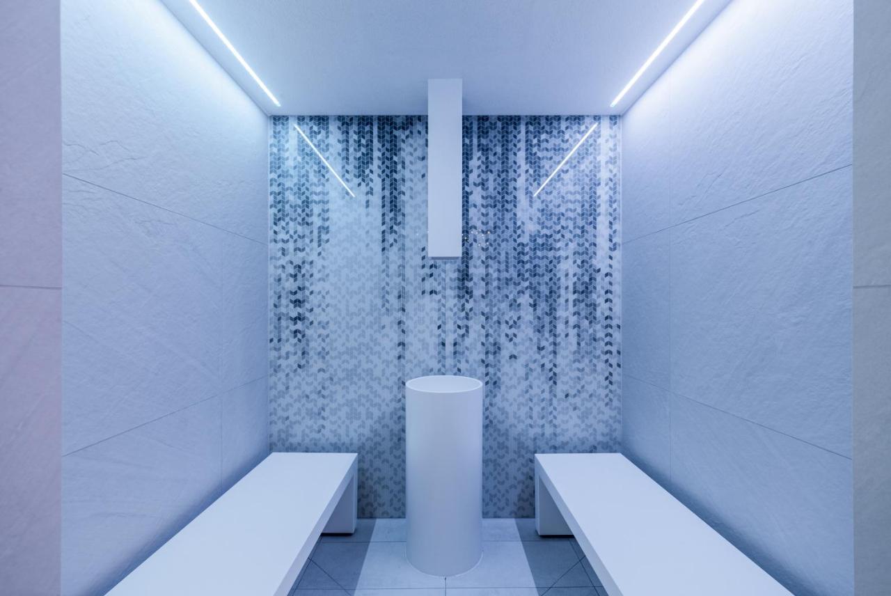 Radisson Red Gdansk, Wyspa Spichrzow 4*