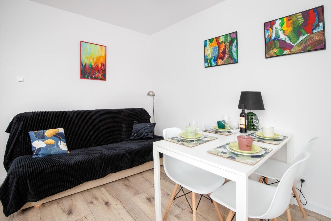 Warzywnicza Motlawa River By Renters * Gdańsk