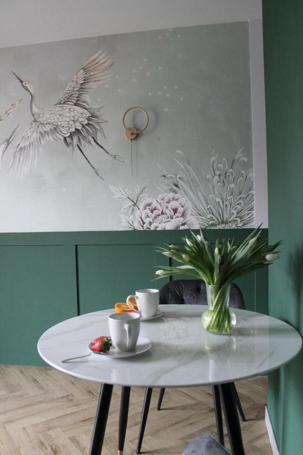 Emerald Apartment *