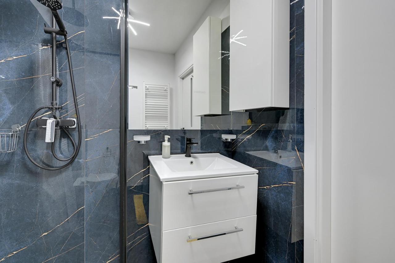 Wave Apartments-gold Exclusive Apartment *