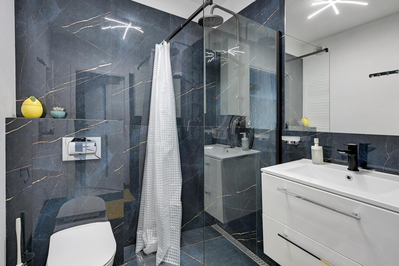 Wave Apartments-gold Exclusive
