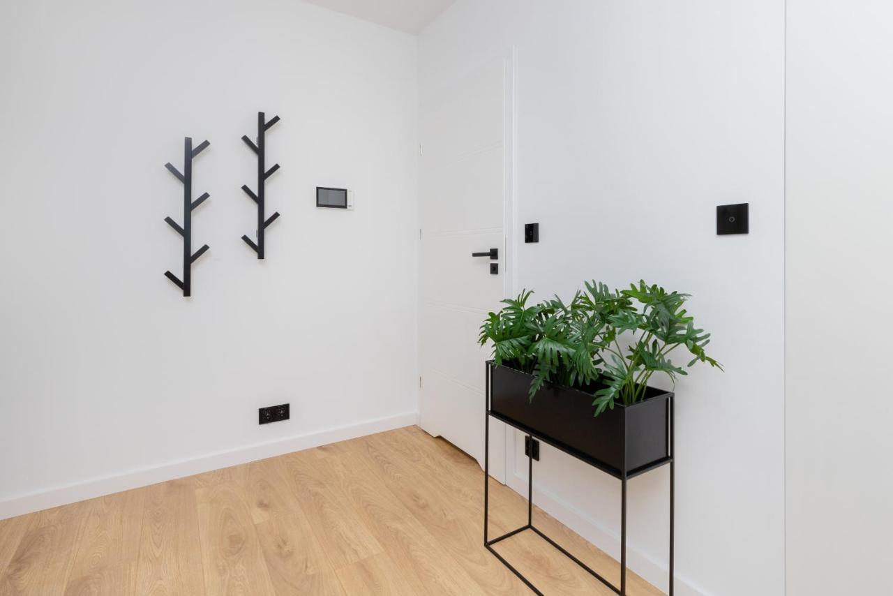 Apartment Butterfly With Parking By Renters *