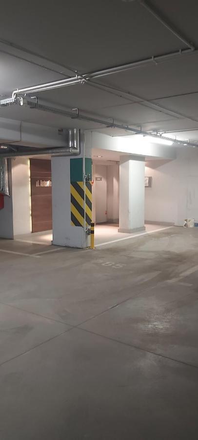 Garnizon 928 & Parking Gdańsk