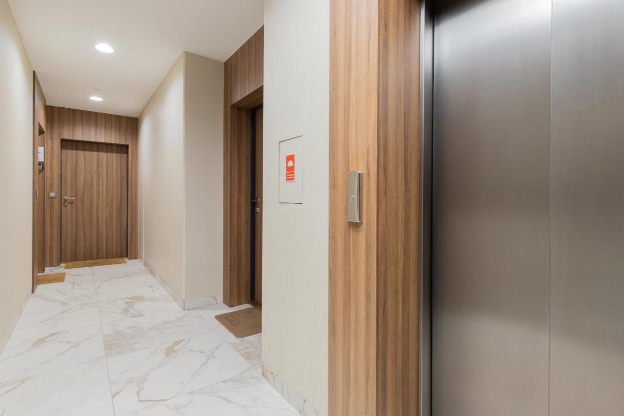 Kollataja With Parking By Renters Prestige Huoneisto *