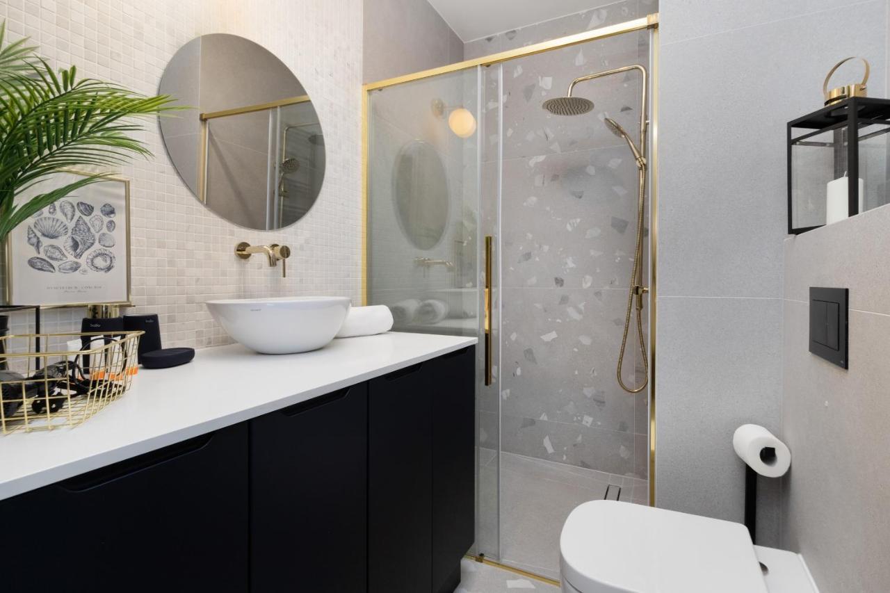 Kollataja With Parking By Renters Prestige Huoneisto