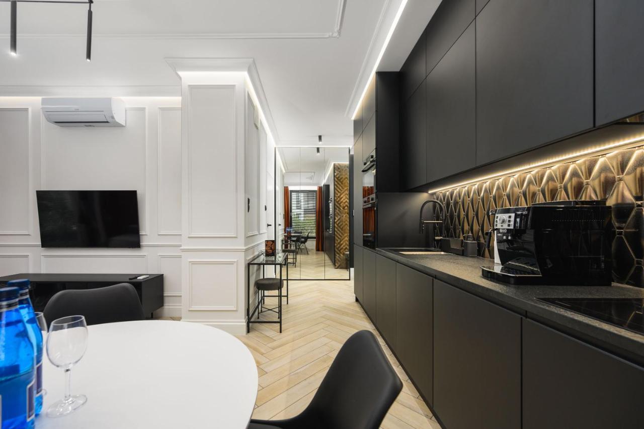 Black Diamond With Terrace - Botanica Jelitkowo By Oneapartments *