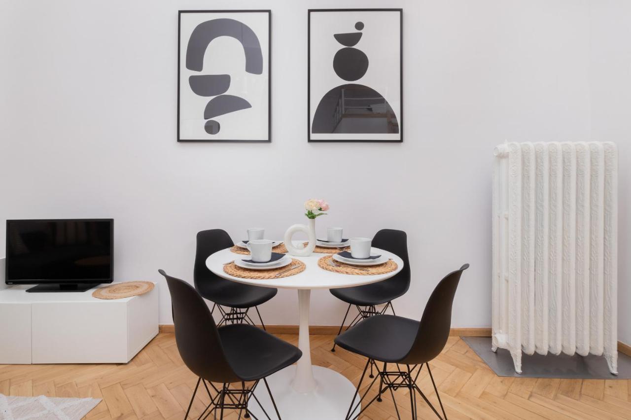 Centre & Cosy By Renters Apartment