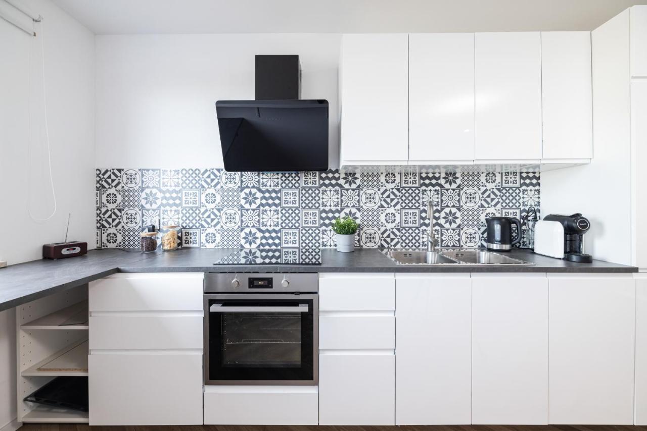 *modern Grey Garage* Apartment