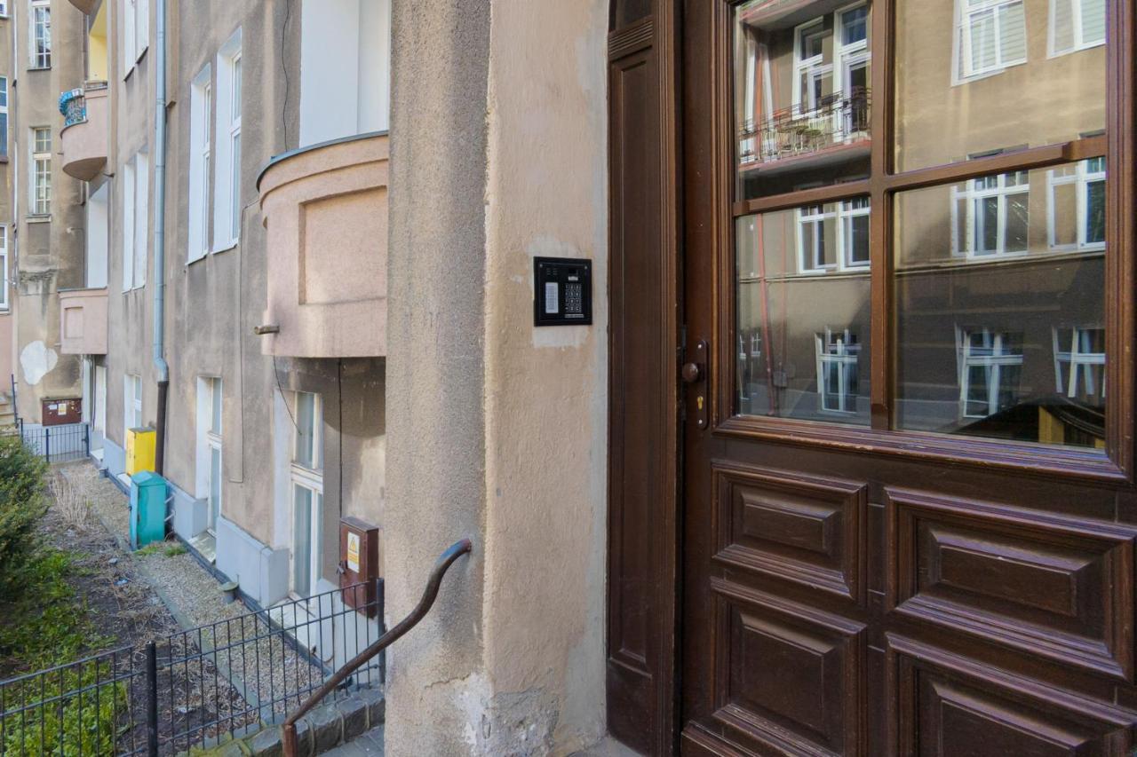 Apartment Centre & Cosy By Renters *