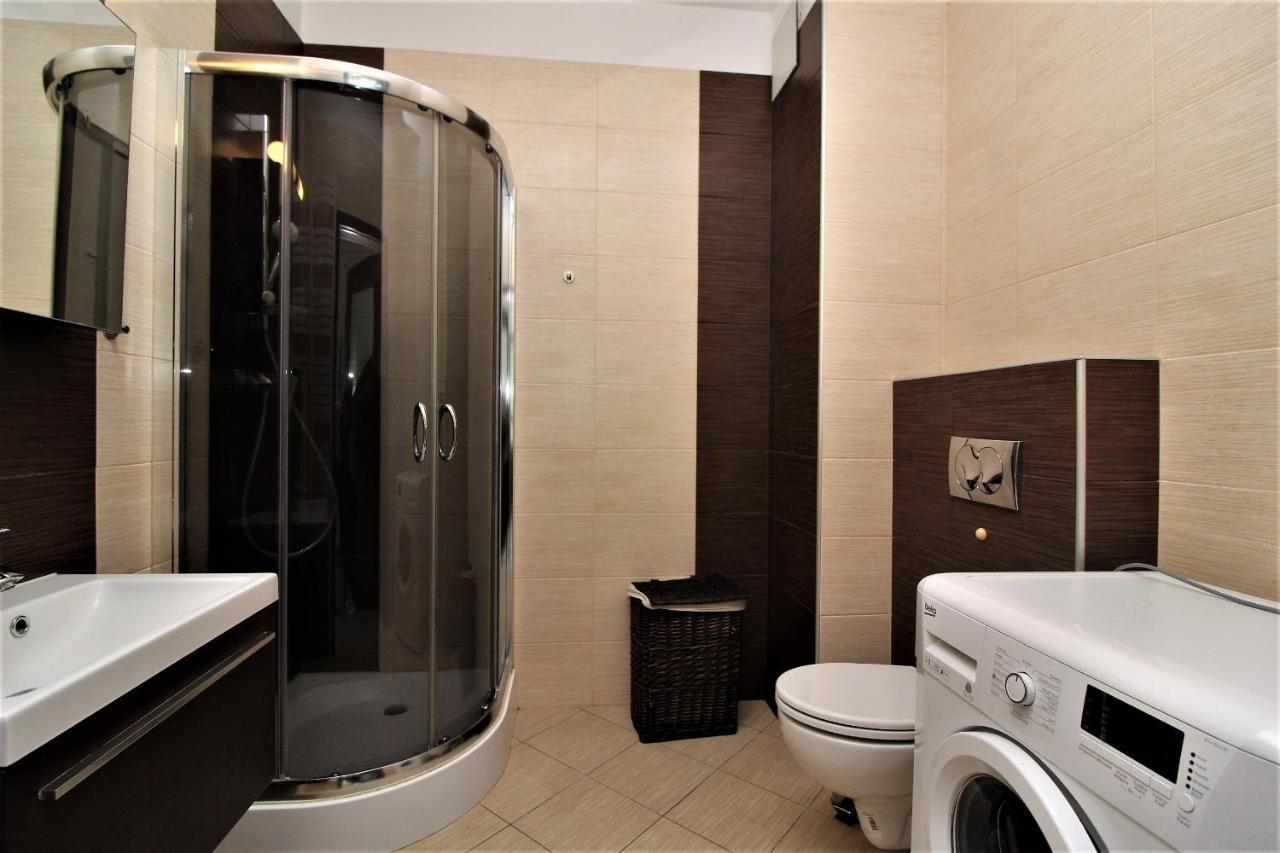 Nadmorski Dwor 10 *
