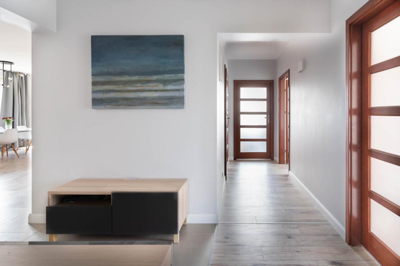 160m2, 500m Od Starowki Apartment