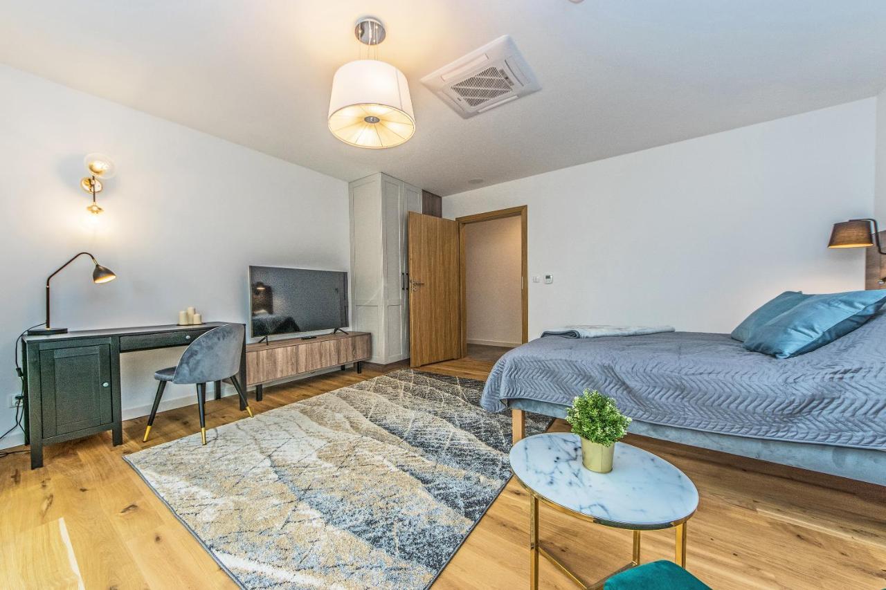 Bh Properties, Teatr Wybrzeze Srodmiescie * Gdańsk