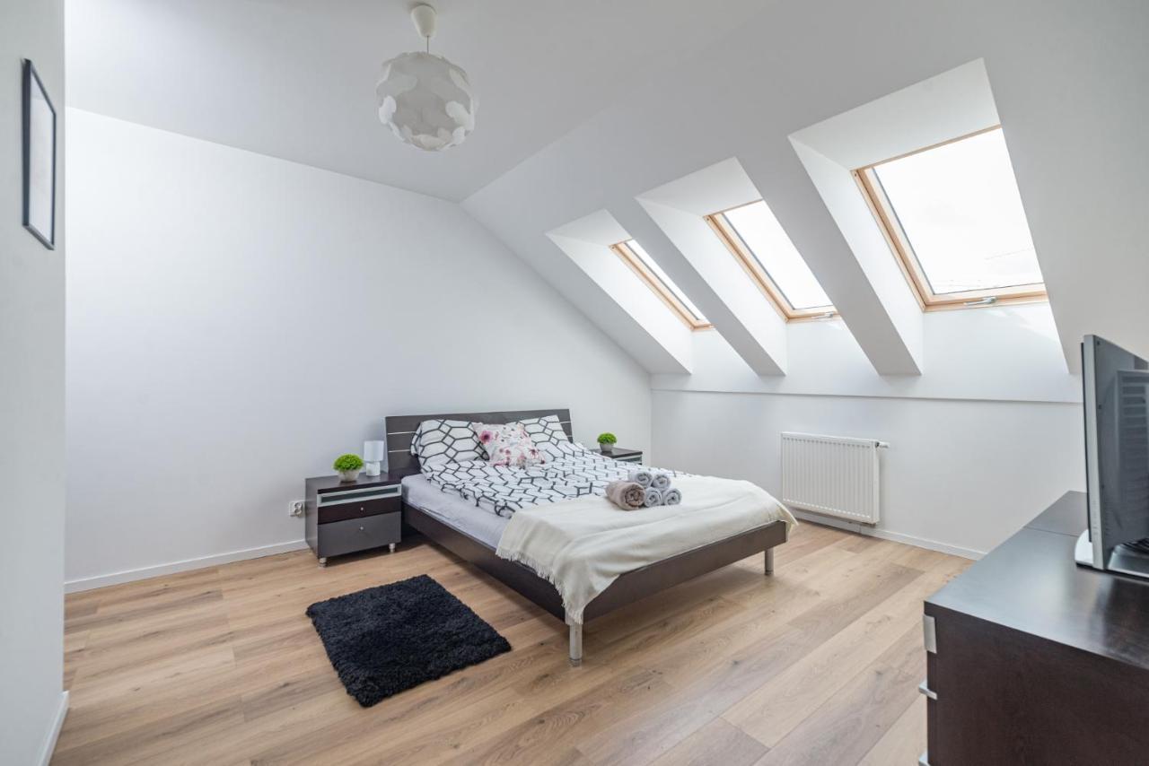 Apartment Pokoj Nr 1 Przy Ul. Sw. Barbary Ze Wspolna Lazienka I Kuchnia Gdansk