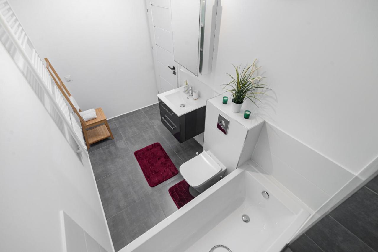 Apartment Pokoj Nr 1 Przy Ul. Sw. Barbary Ze Wspolna Lazienka I Kuchnia Gdansk