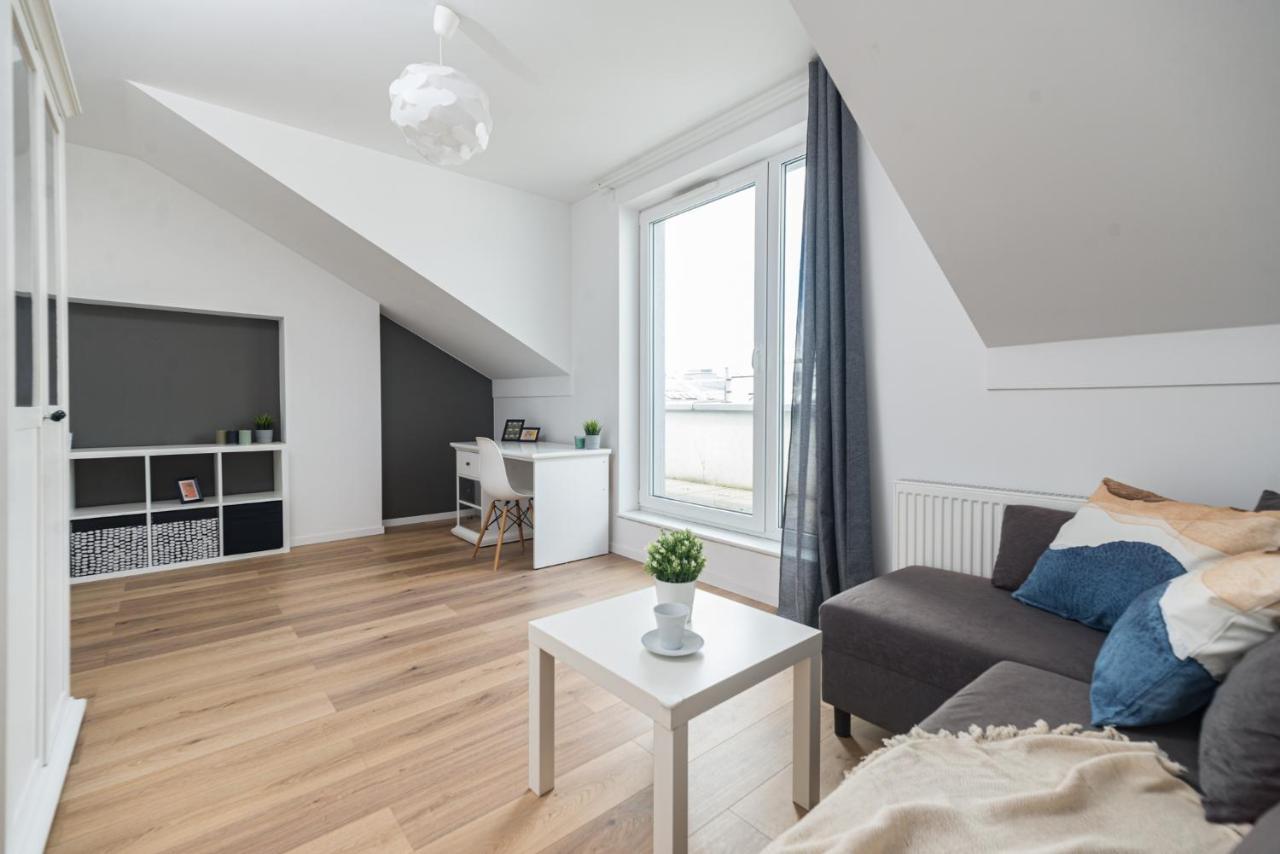 Apartment Pokoj Nr 1 Przy Ul. Sw. Barbary Ze Wspolna Lazienka I Kuchnia *