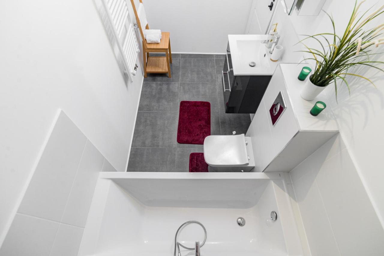 Pokoj Nr 1 Przy Ul. Sw. Barbary Ze Wspolna Lazienka I Kuchnia Apartment Gdansk