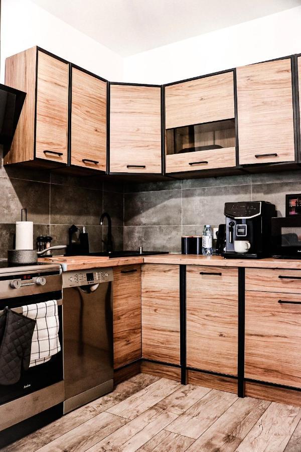 Lavender Hill Apartment *