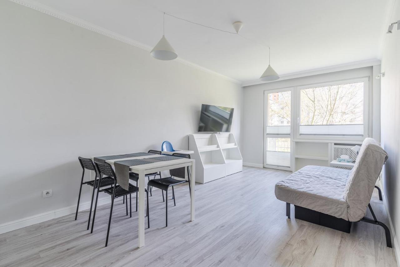 Apartment Black Chairs - Apartament Blisko Morza