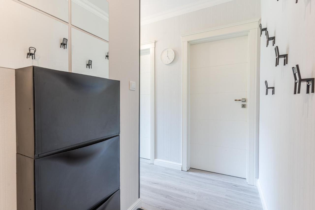 Black Chairs - Apartament Blisko Morza Gdańsk