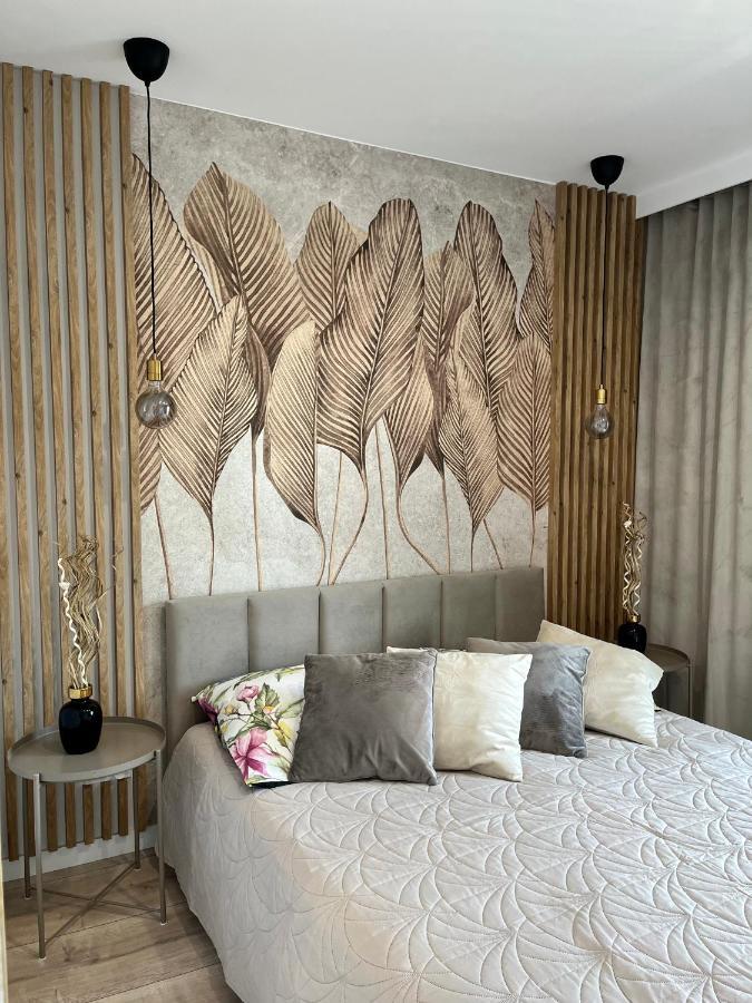 Nowoczesny Z Garazem Morelova Apartamento