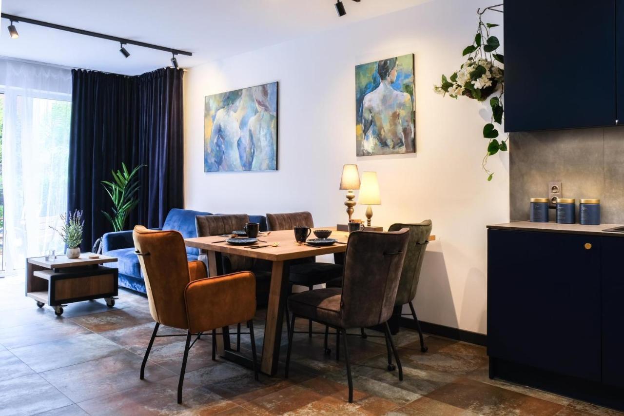 Riverside Garden Marina Apartment