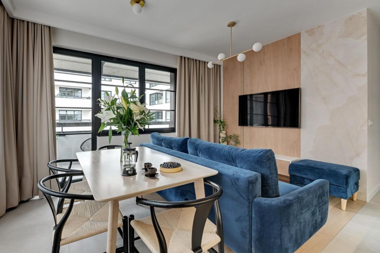 Doki Living By Blue Mandarin Parking & Foodhall Gdansk