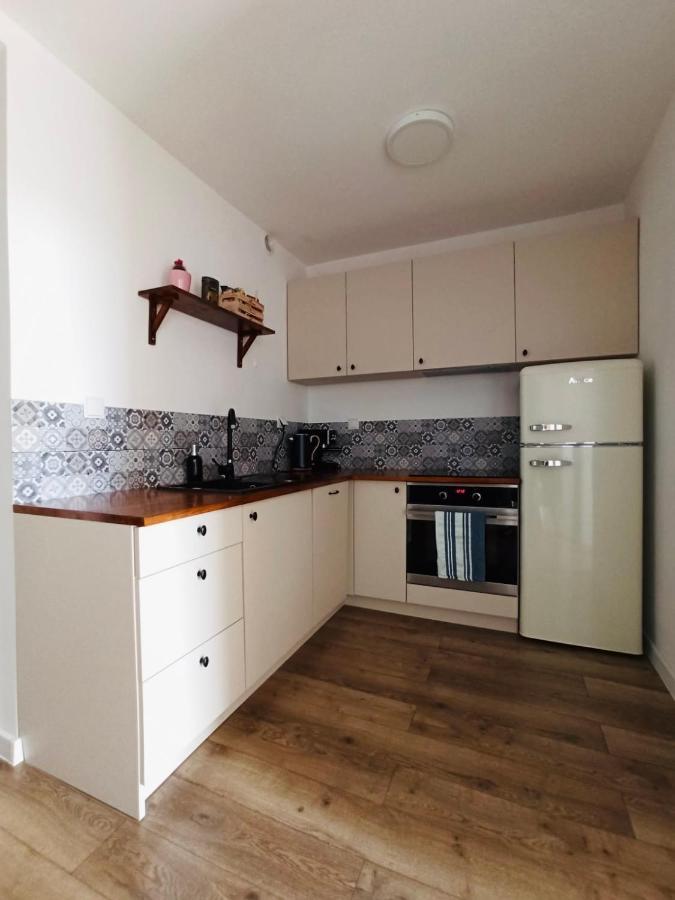 Apartment Obroncow Wybrzeza 10 *