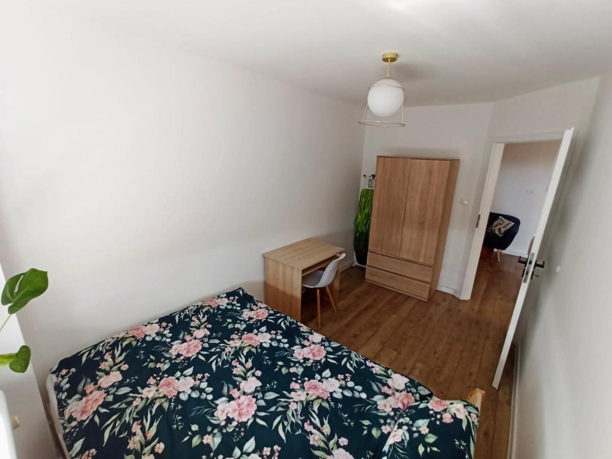 Apartment Obroncow Wybrzeza 10