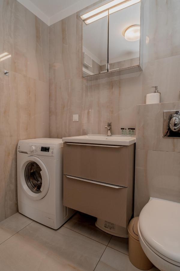 Totu Waterlane Island Apartment *