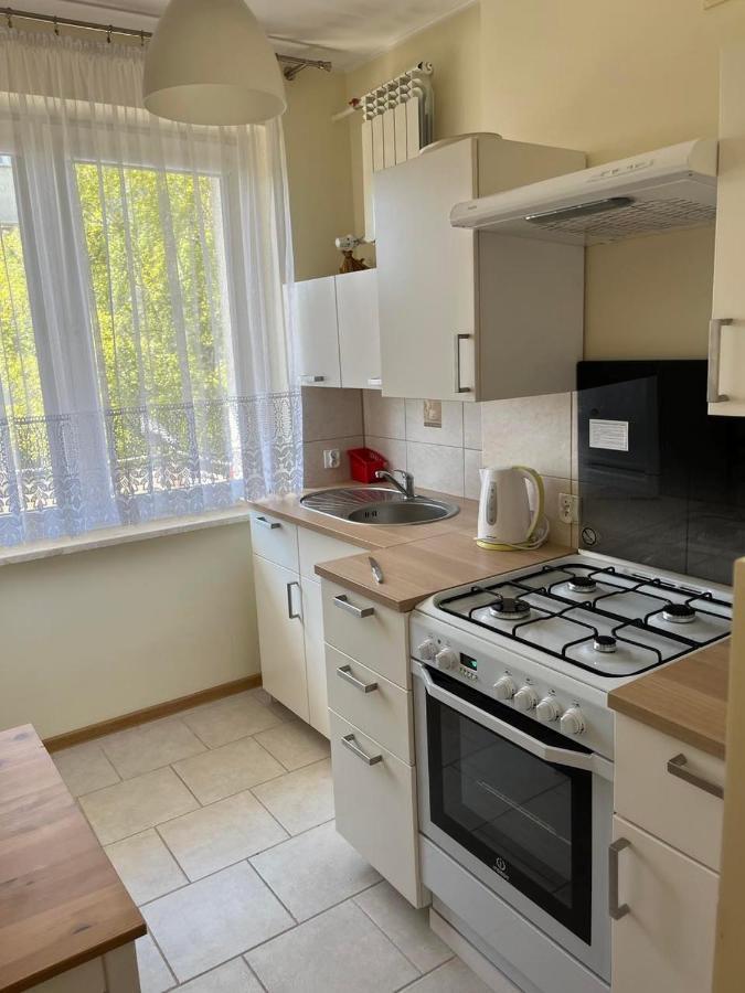 Apartament Wakcyjny Przy Ulicy Paryzntow *
