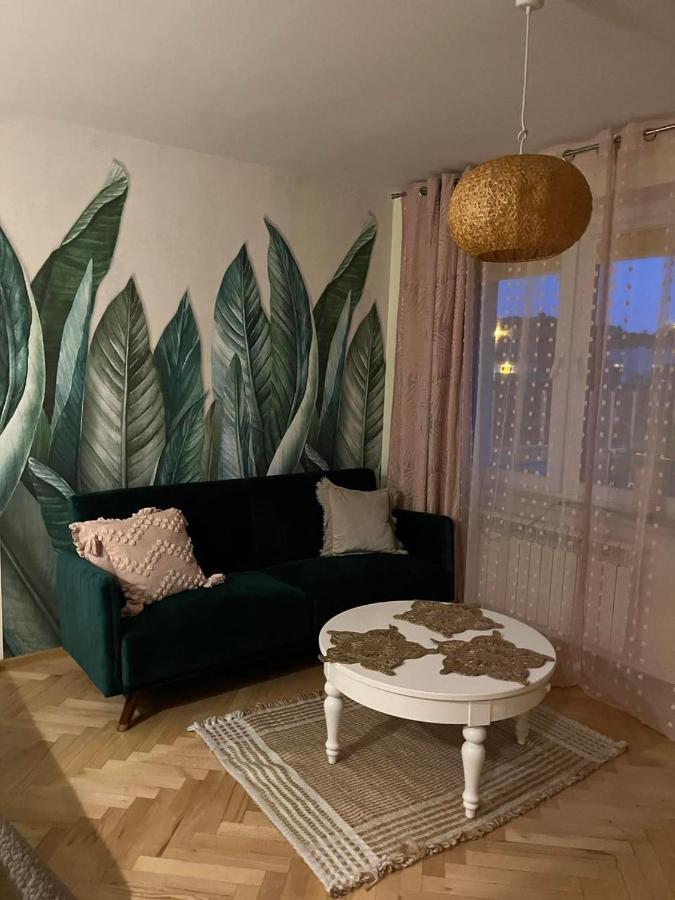 Apartament Wakcyjny Przy Ulicy Paryzntow