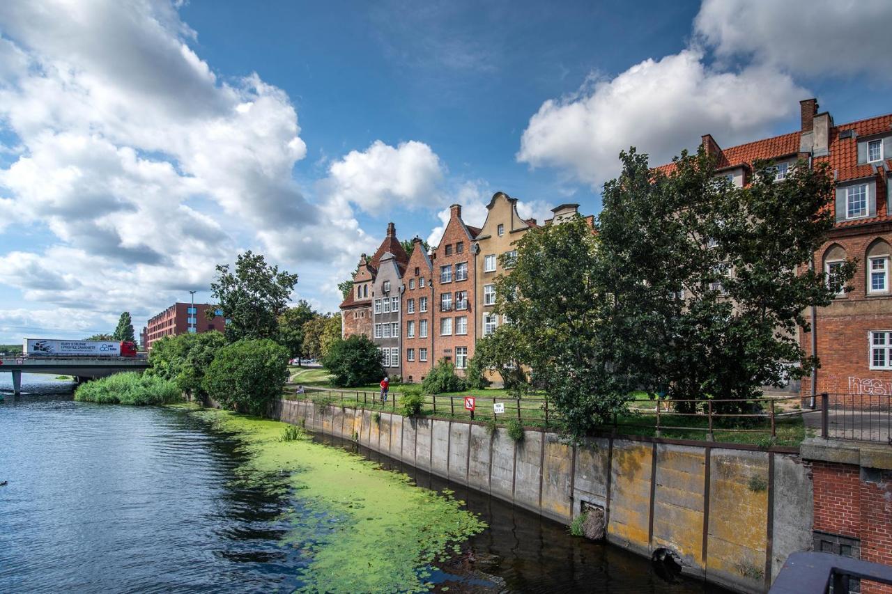 Old River Apartment