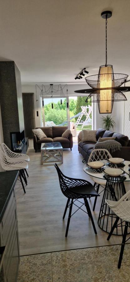 Duzy Orania Prywatny Ogrod Taras Lezaki Grill Hustawka Apartment
