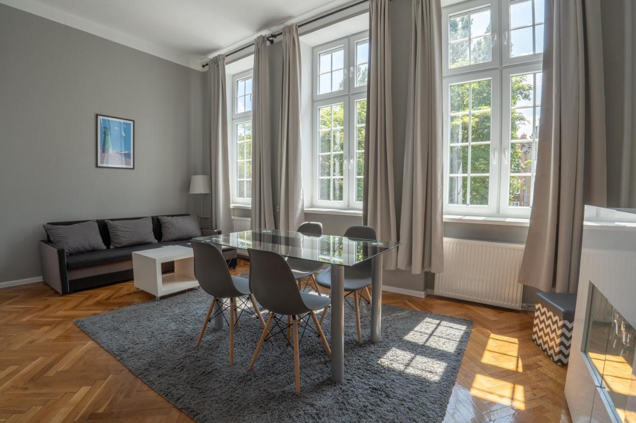 Apartment Viu Postcards From