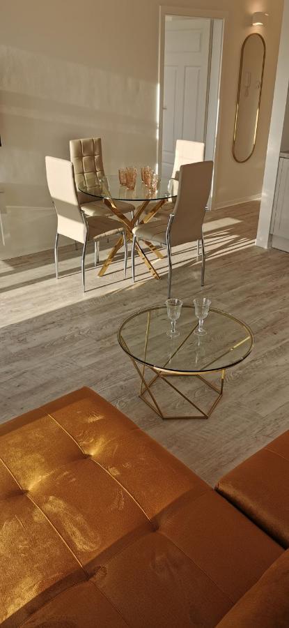 Huoneisto Flou Premium Apartament Z Parkingiem, Plaza 700m