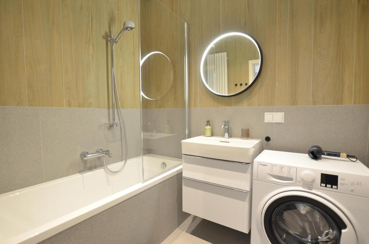 Estate Old Town Apartment, Private Parking, Balcony Apartment *