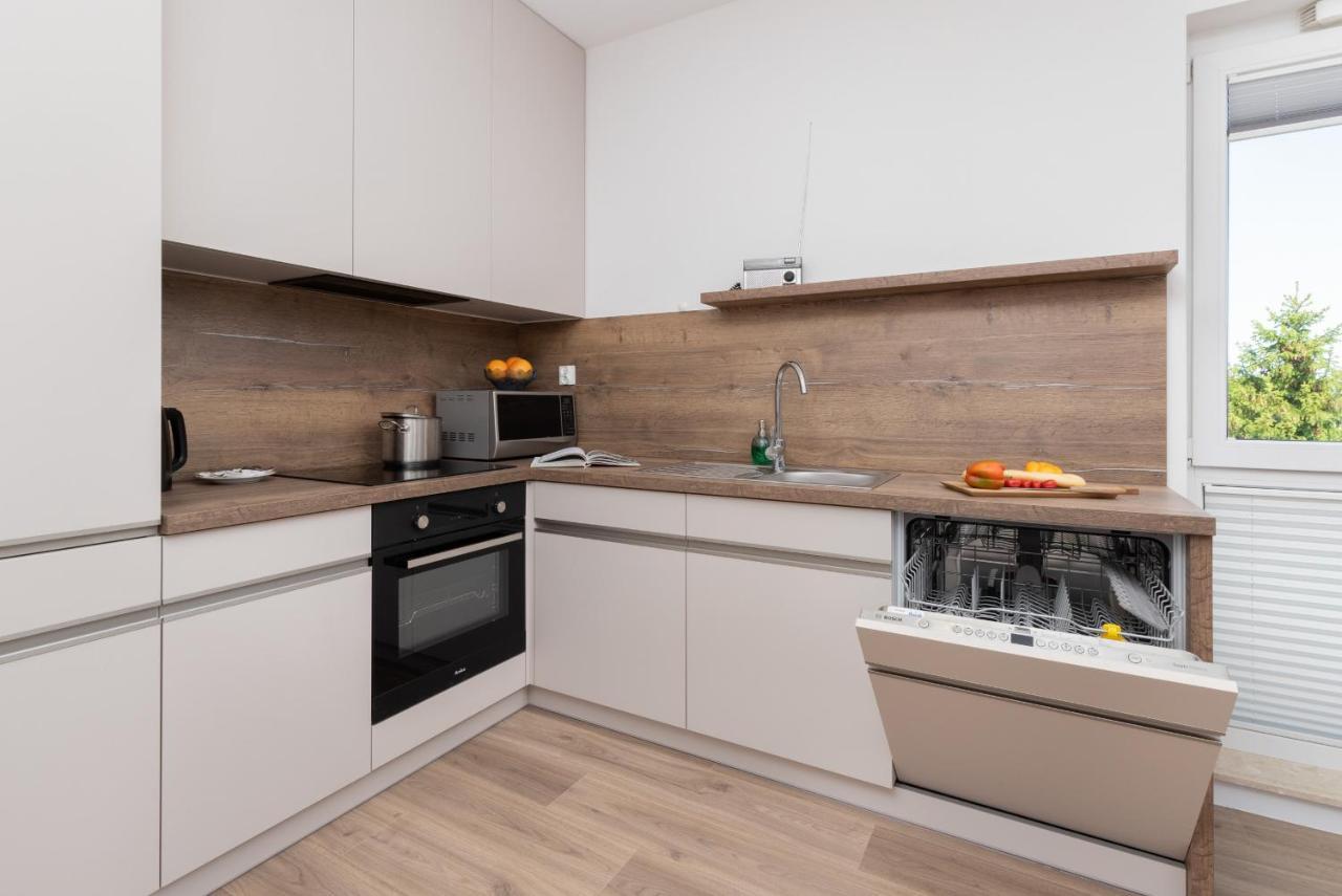 Kochanowskiego By Renters Apartment