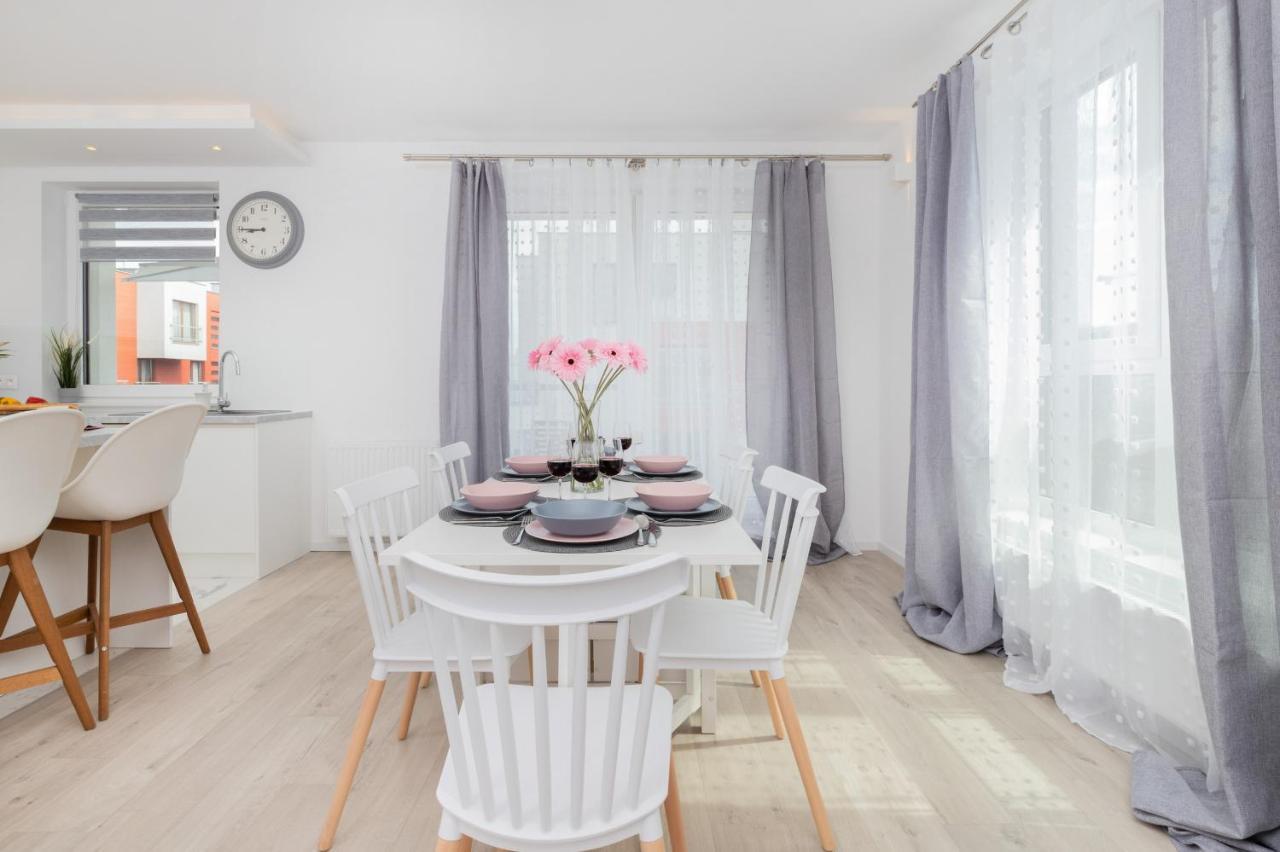 Garnizon For 6 Guests With Parking & Balcony By Renters Apartment