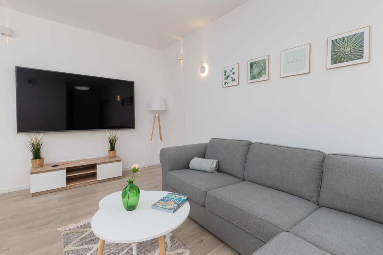 Garnizon For 6 Guests With Parking & Balcony By Renters Gdansk