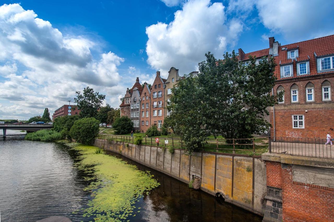 Old River Apartment