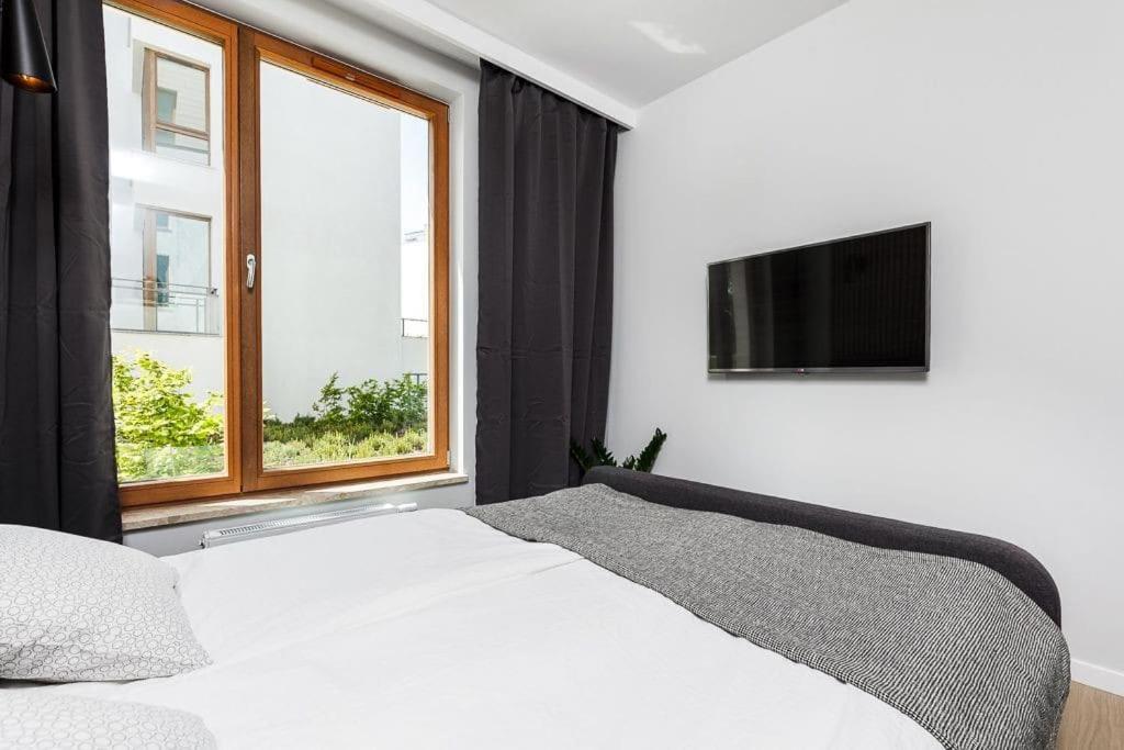 Garnizon Roberta Z Tarasem Apartment *