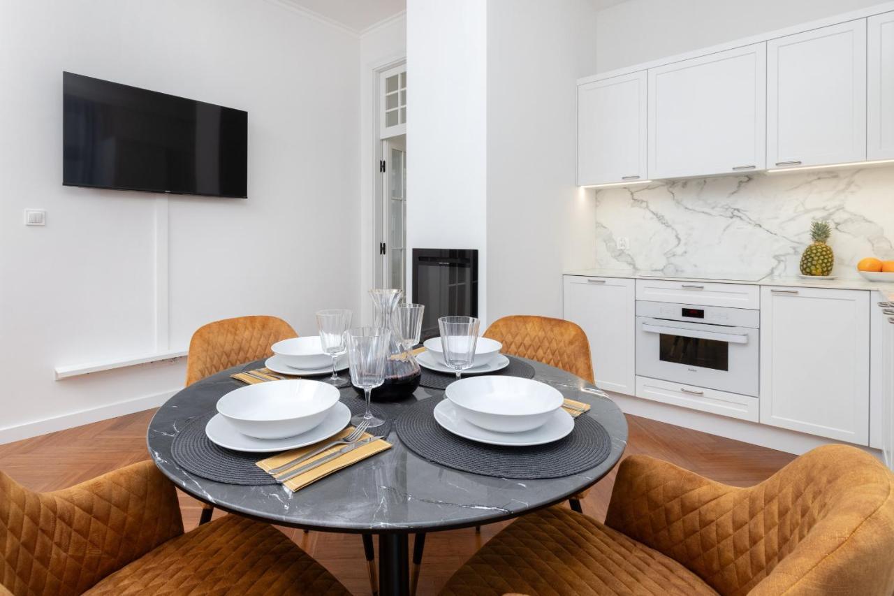 Stylish & Trendy Browar Gdanski By Renters