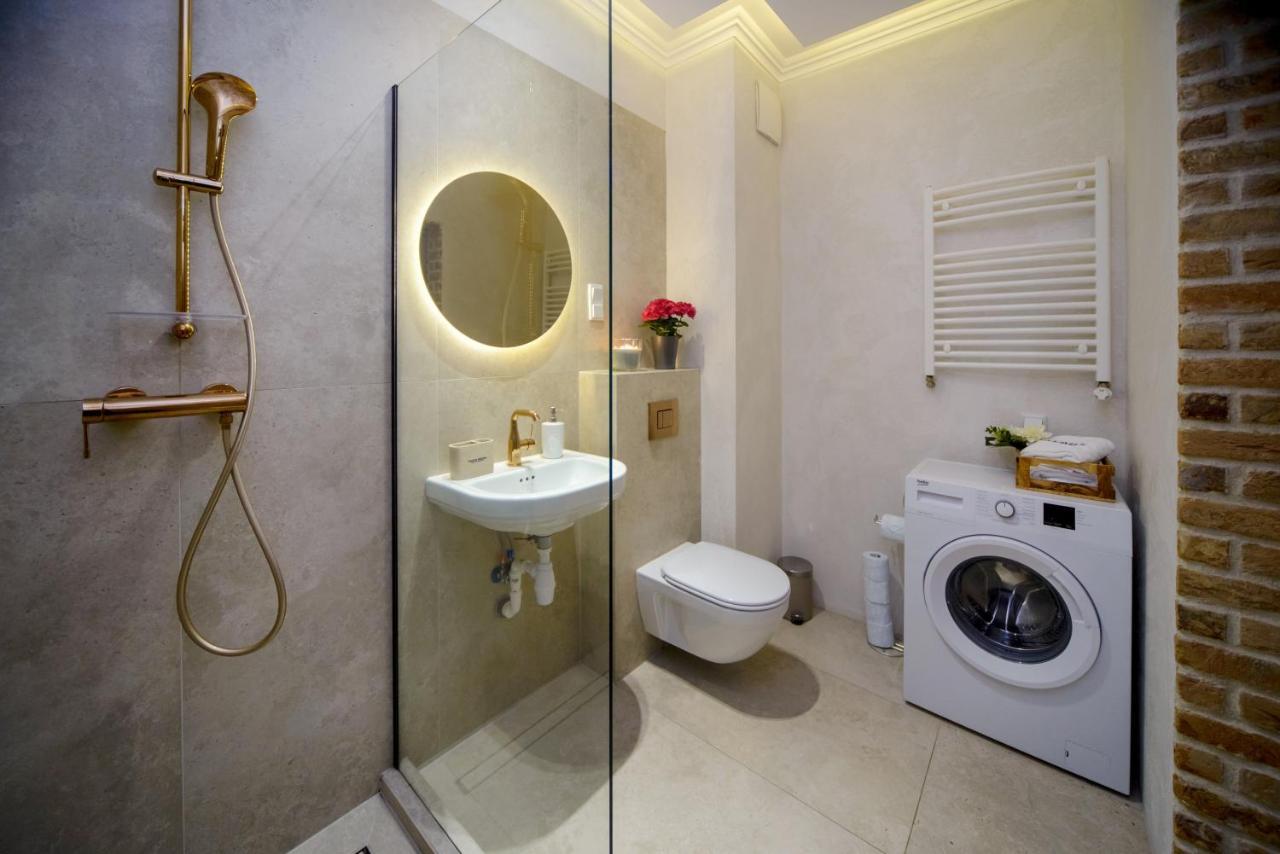 Apartament Maya's Flats&resorts 33 - Chmielna 3 *