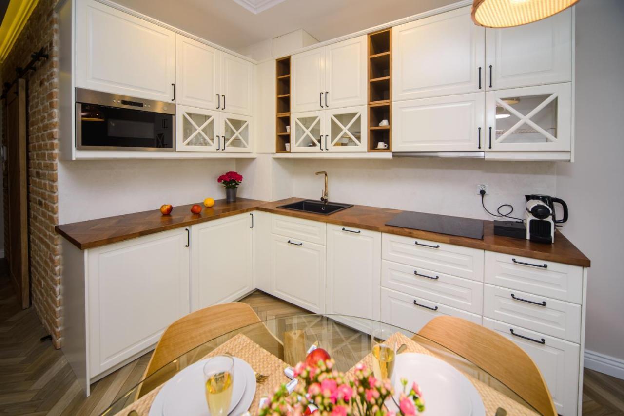 Maya's Flats&resorts 33 - Chmielna 3 Apartament *