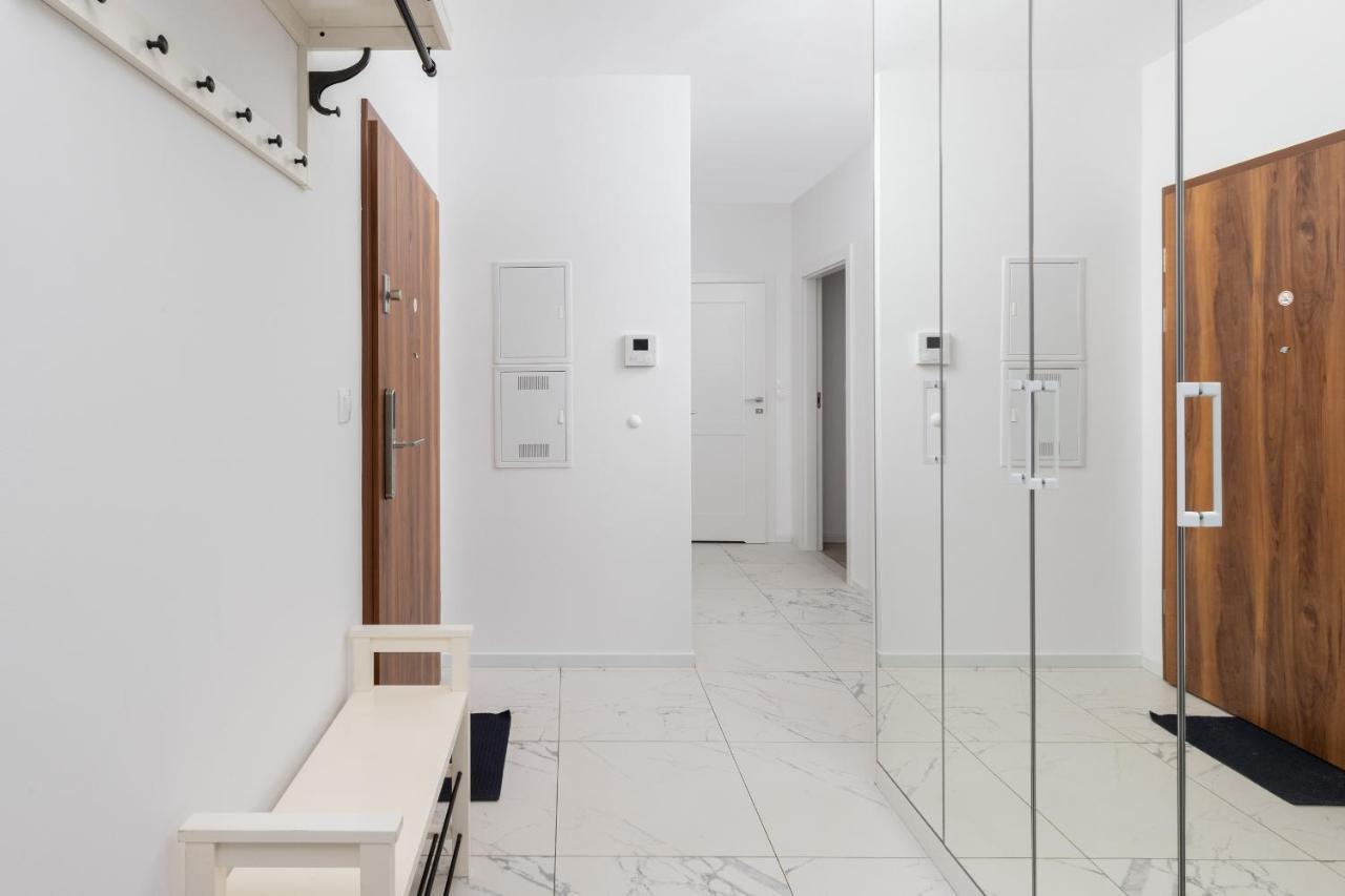 Apartment Garnizon For 6 Guests With Parking & Balcony By Renters