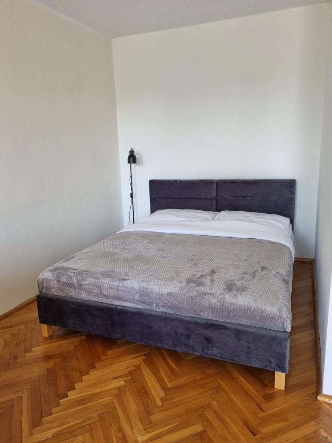 Apartament Piastowska100 Apartment *