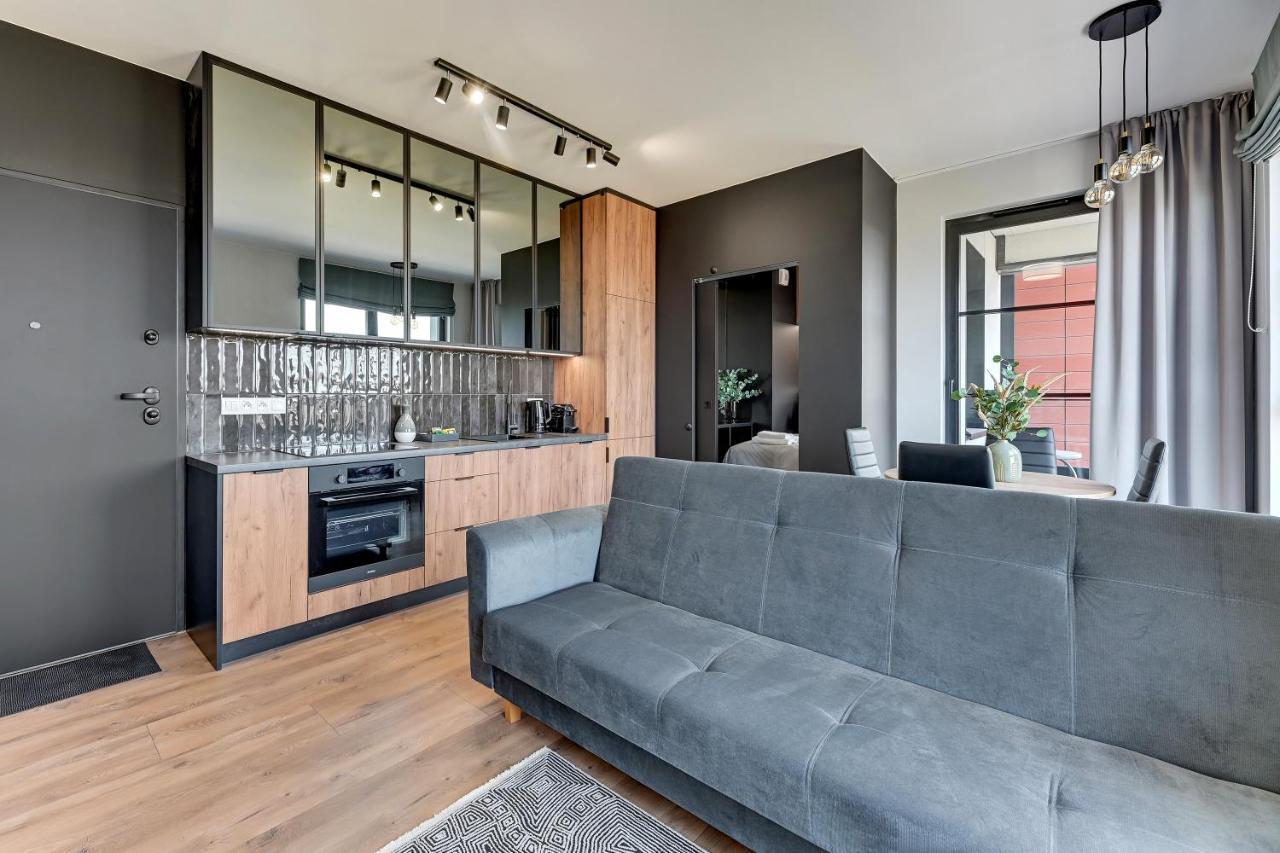 Doki Living & Foodhall By Downtown Apartment