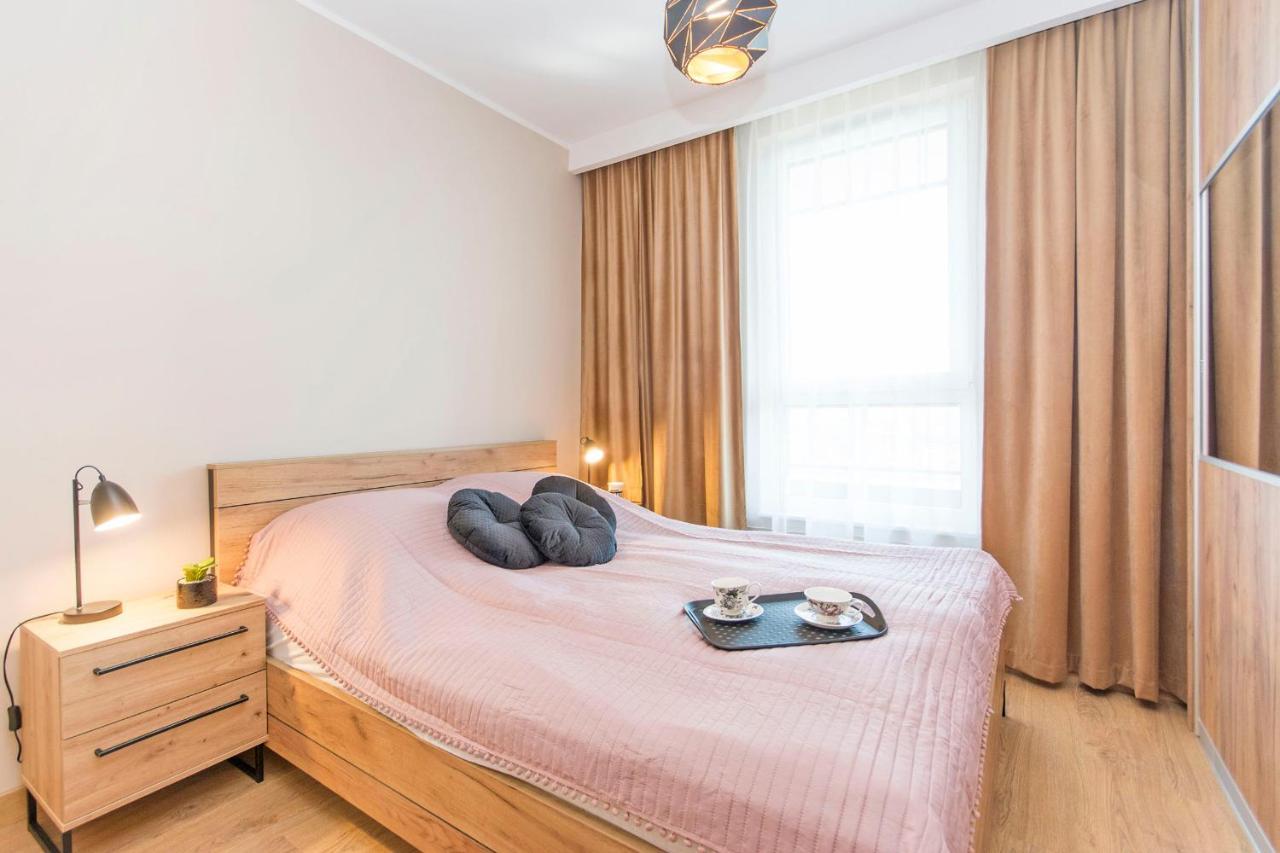 Glow Apartments, Zaspavita