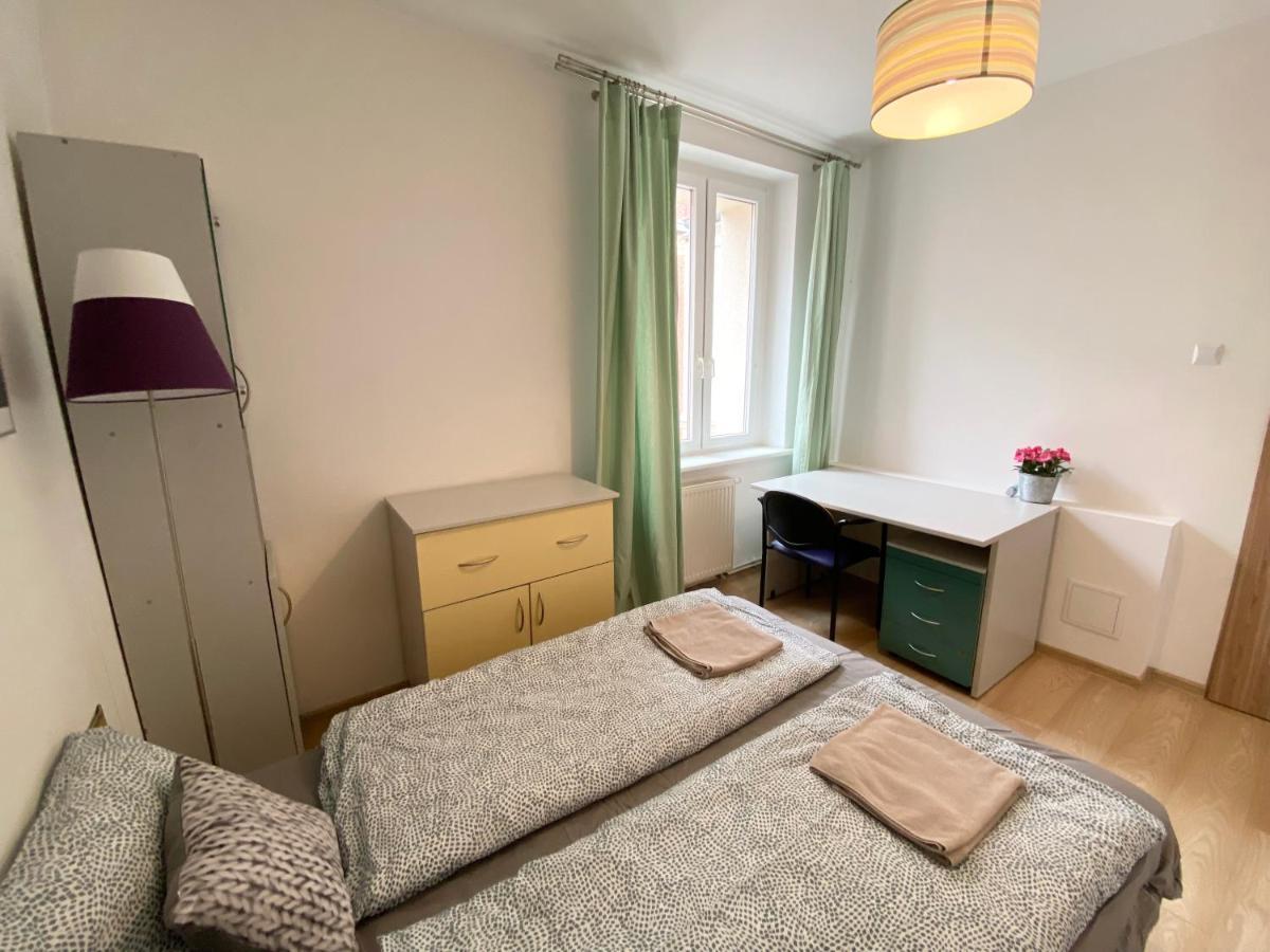 Hello Amazing River View 4 Bedrooms & Balcony Gdansk