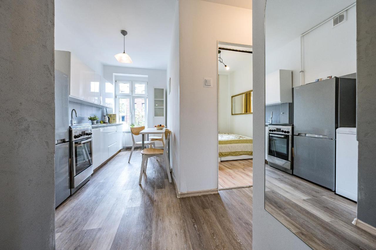 Przytulny Z 2 Sypialniami Na Starym Miescie/ 2bedrooms Old Town Leilighet *